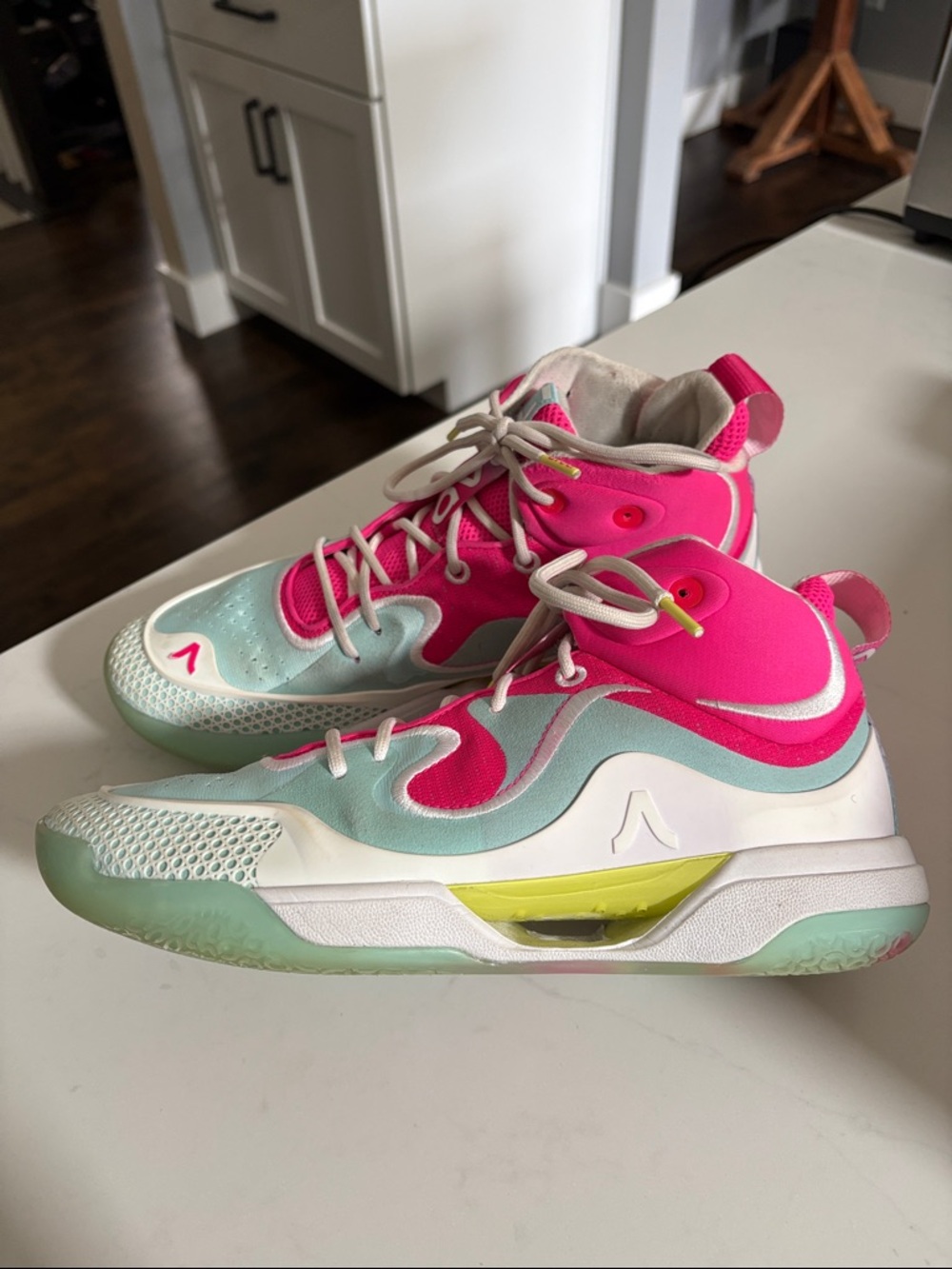 Avoli Vol.2 Mid Cotton Candy Retreat Volleyball Sneakers - Picture 3 of 5